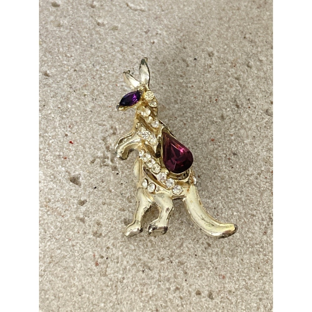 Kangaroo Brooch‎ Gold Tone Purple Rhinestone Animal Small Eclectic Novelty